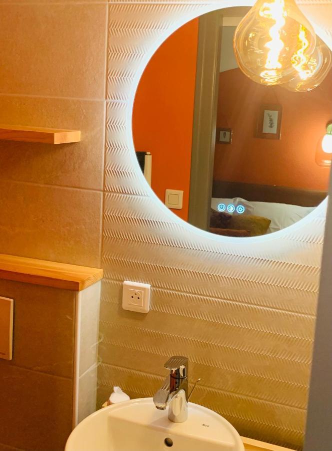 L'Escoundillou Hotel Saint-Jacques-des-Blats Bagian luar foto