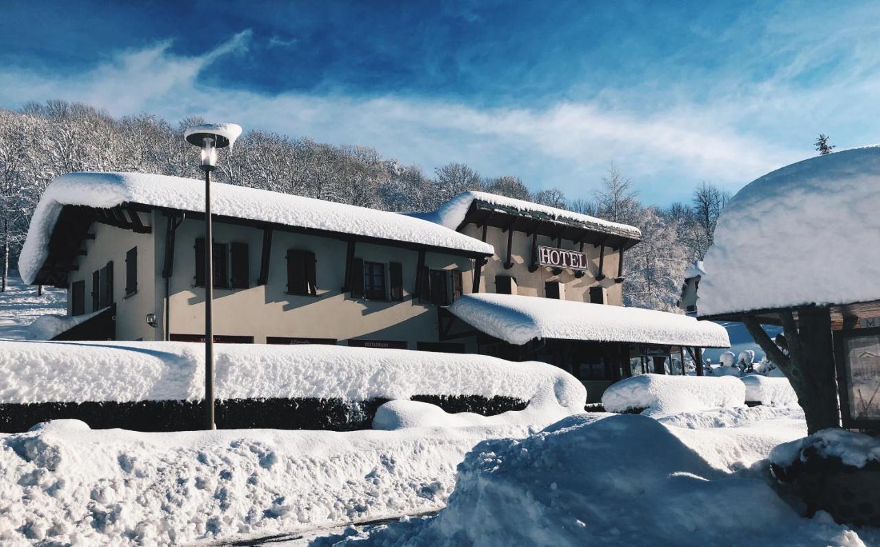 L'Escoundillou Hotel Saint-Jacques-des-Blats Bagian luar foto