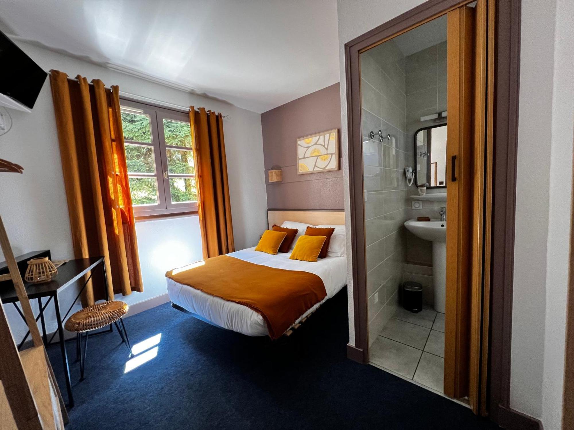 L'Escoundillou Hotel Saint-Jacques-des-Blats Bagian luar foto