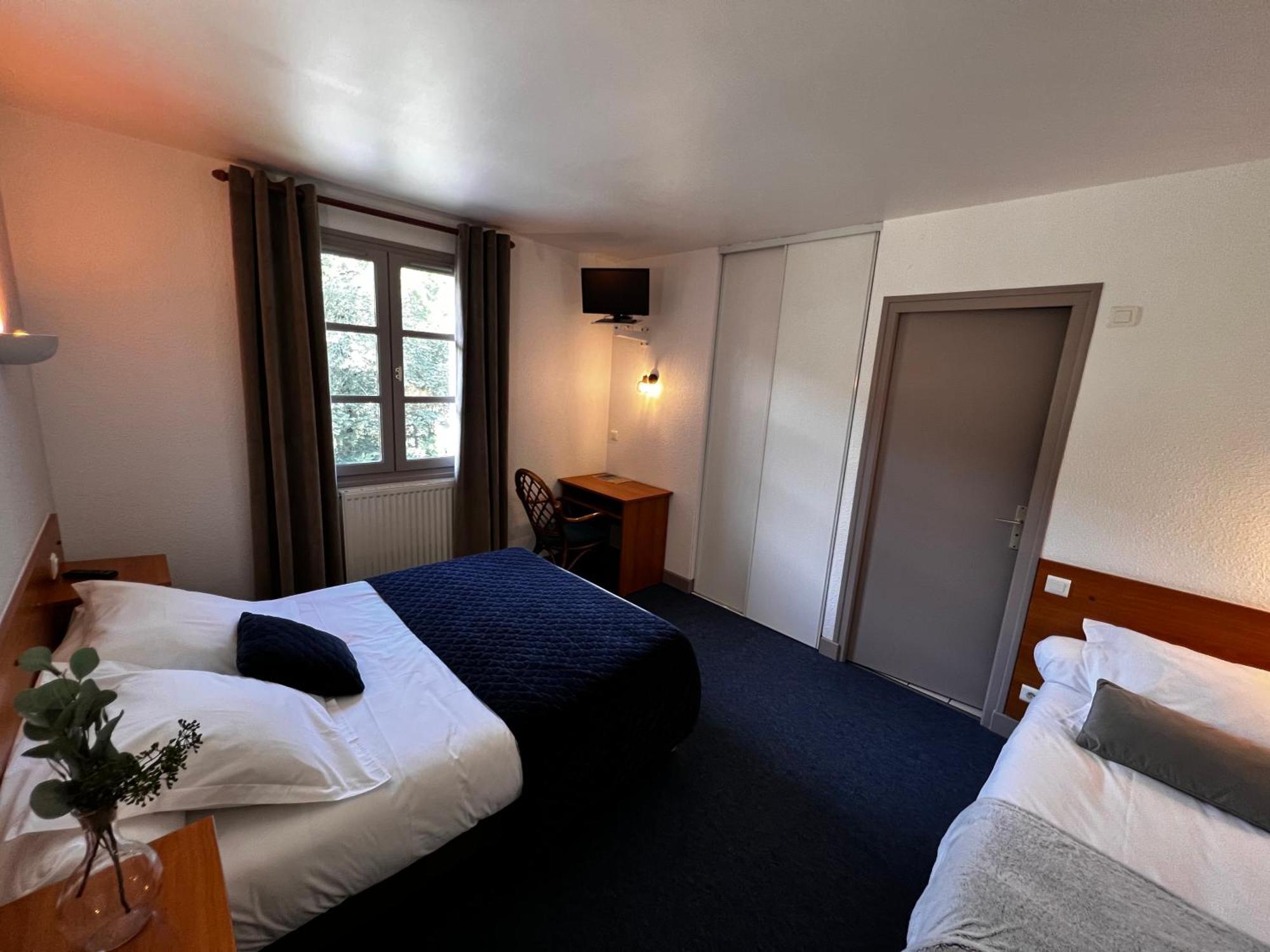 L'Escoundillou Hotel Saint-Jacques-des-Blats Bagian luar foto