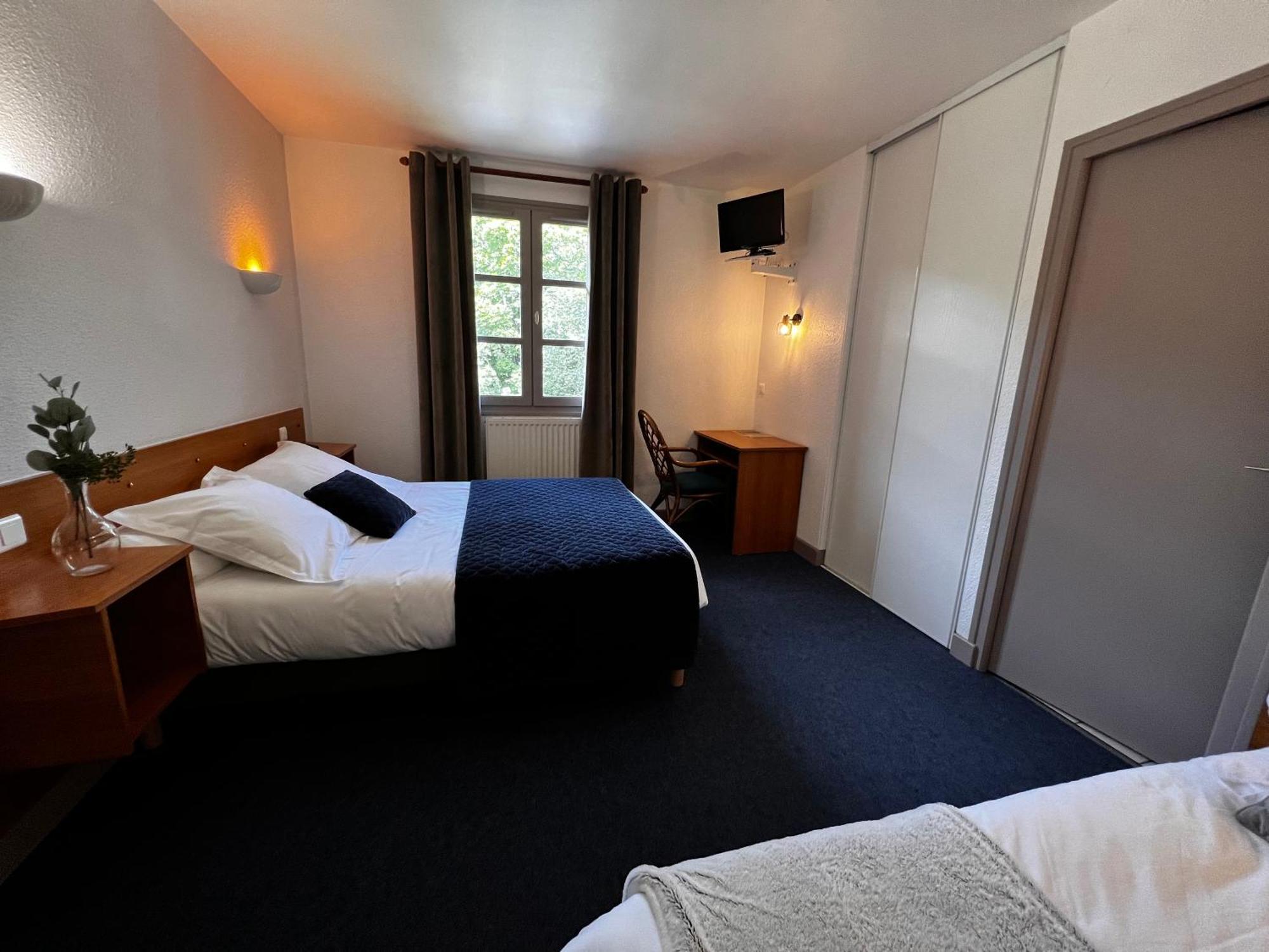 L'Escoundillou Hotel Saint-Jacques-des-Blats Bagian luar foto