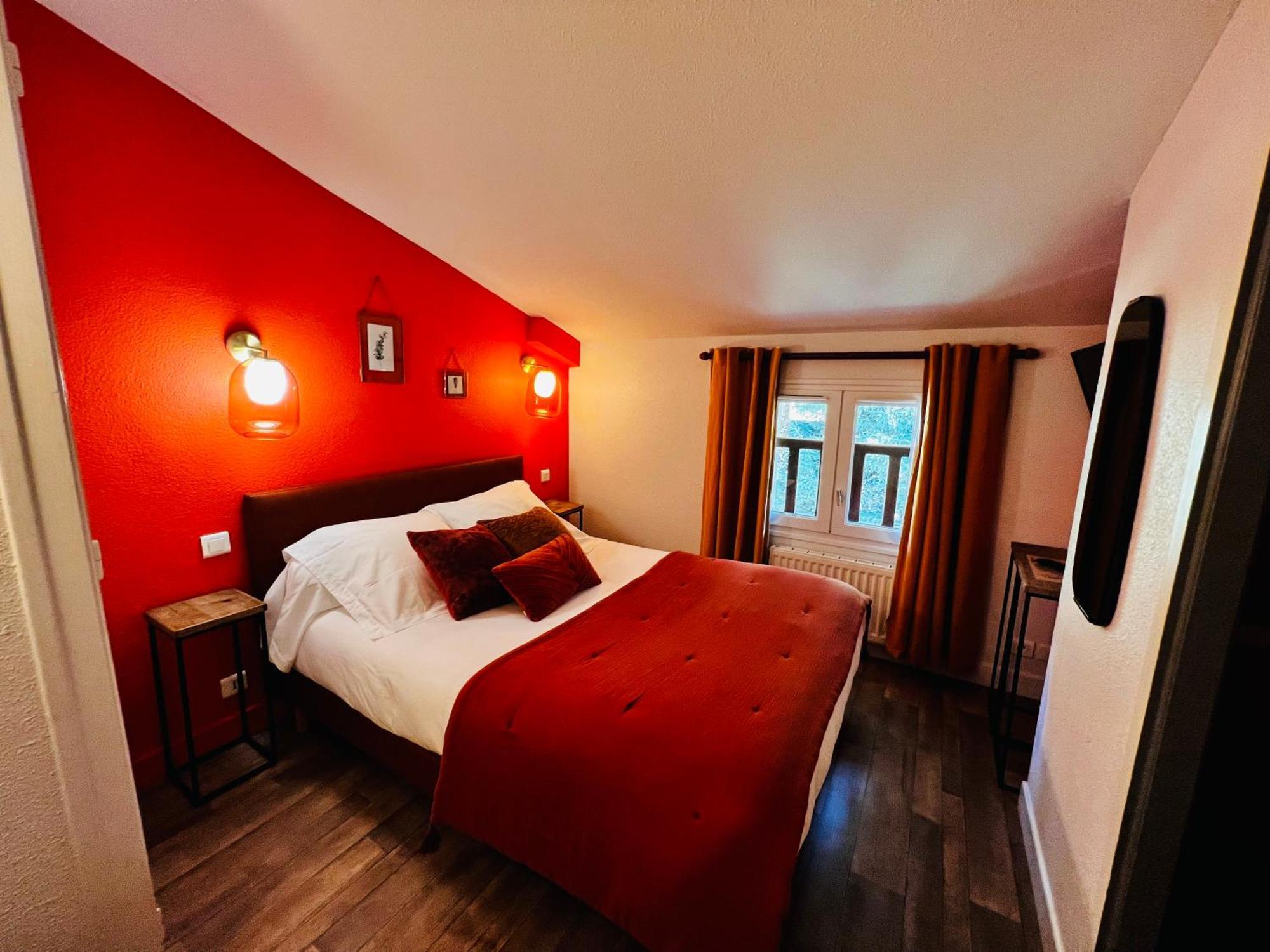 L'Escoundillou Hotel Saint-Jacques-des-Blats Bagian luar foto