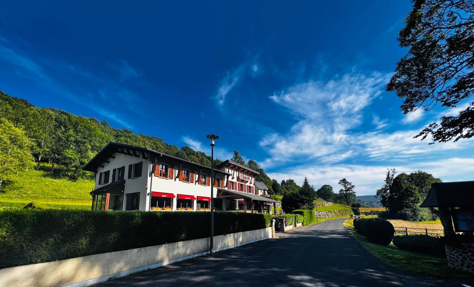L'Escoundillou Hotel Saint-Jacques-des-Blats Bagian luar foto