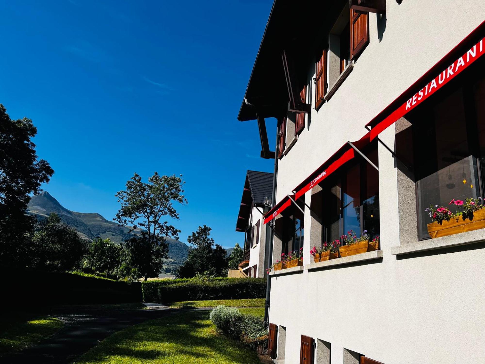 L'Escoundillou Hotel Saint-Jacques-des-Blats Bagian luar foto