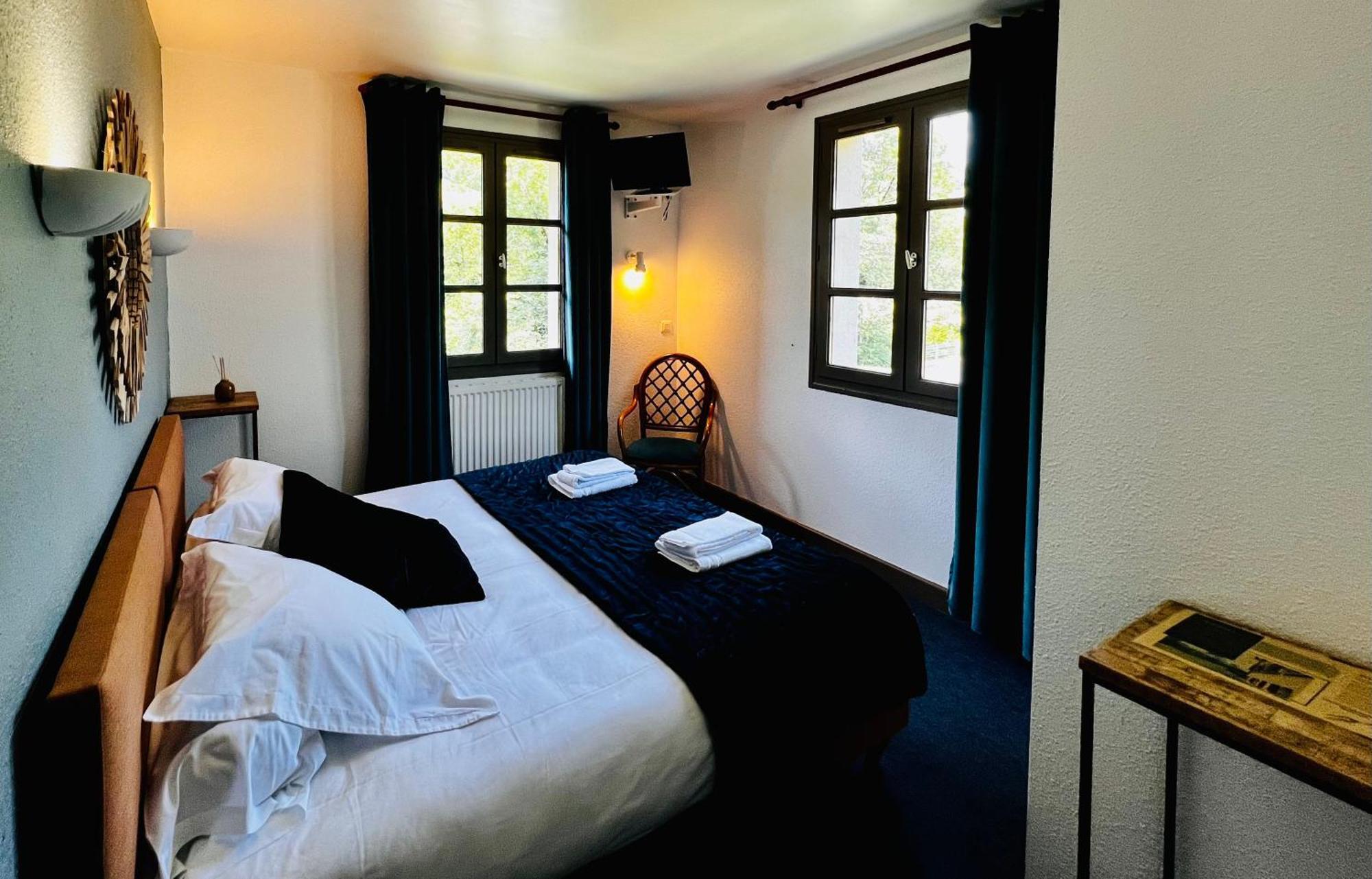 L'Escoundillou Hotel Saint-Jacques-des-Blats Bagian luar foto