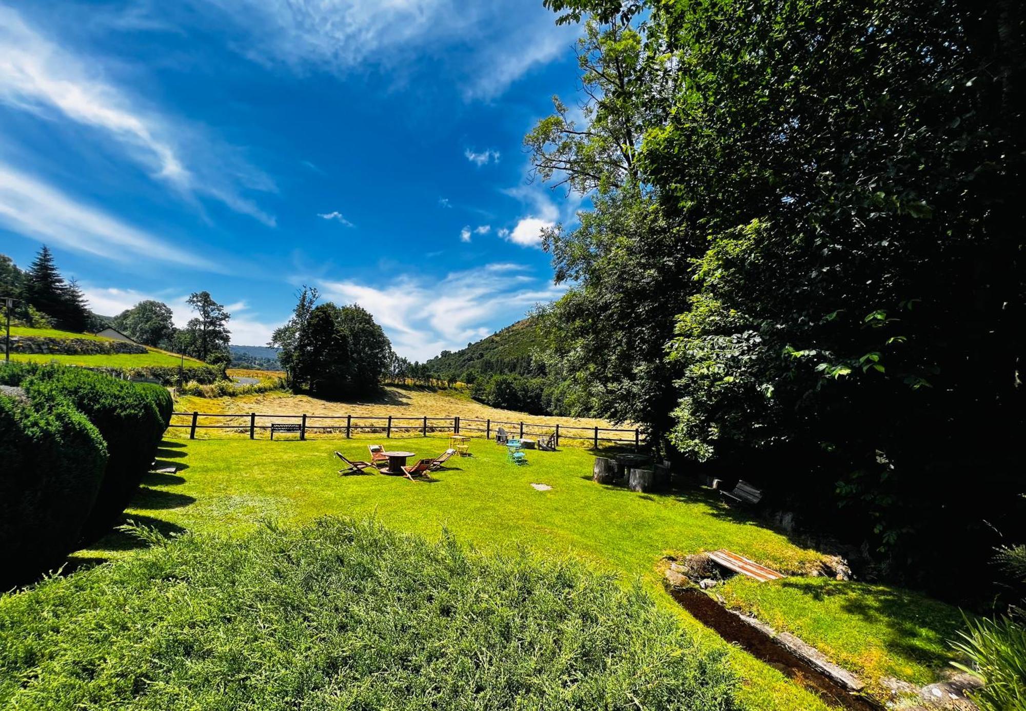 L'Escoundillou Hotel Saint-Jacques-des-Blats Bagian luar foto