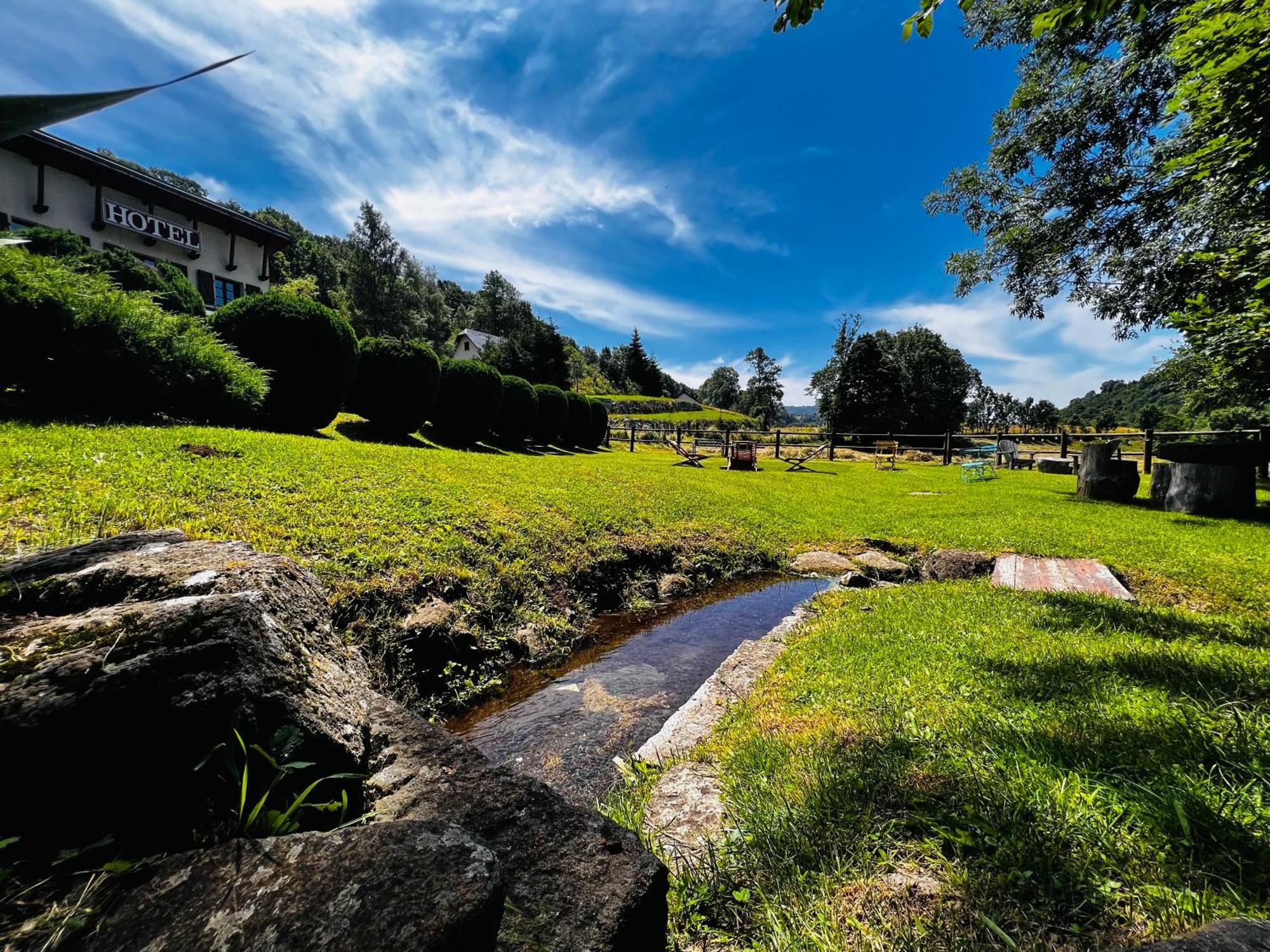 L'Escoundillou Hotel Saint-Jacques-des-Blats Bagian luar foto